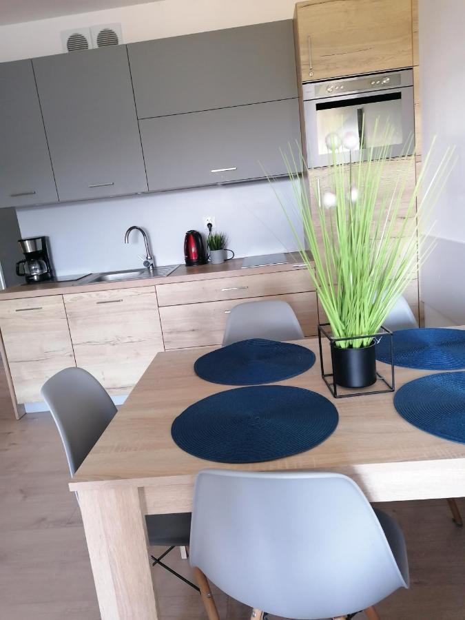 Morze Kolobrzeg Basen Kryty Apartment Exterior photo
